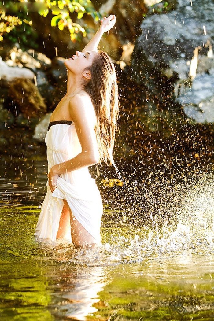 Marie Avgeropoulos in Indore