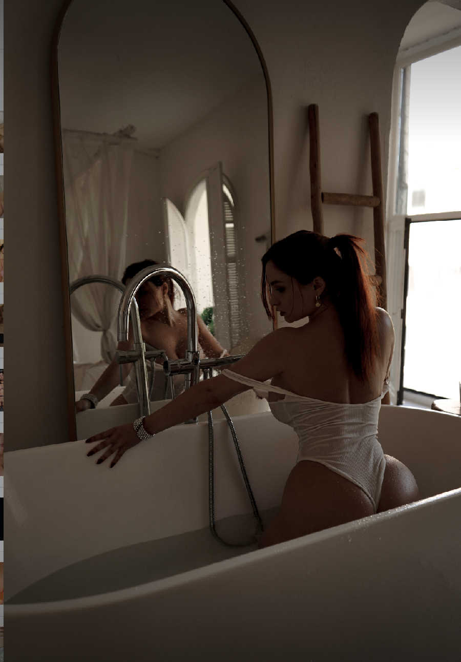 A playful frame from Miranda Faith nude — online in Indore