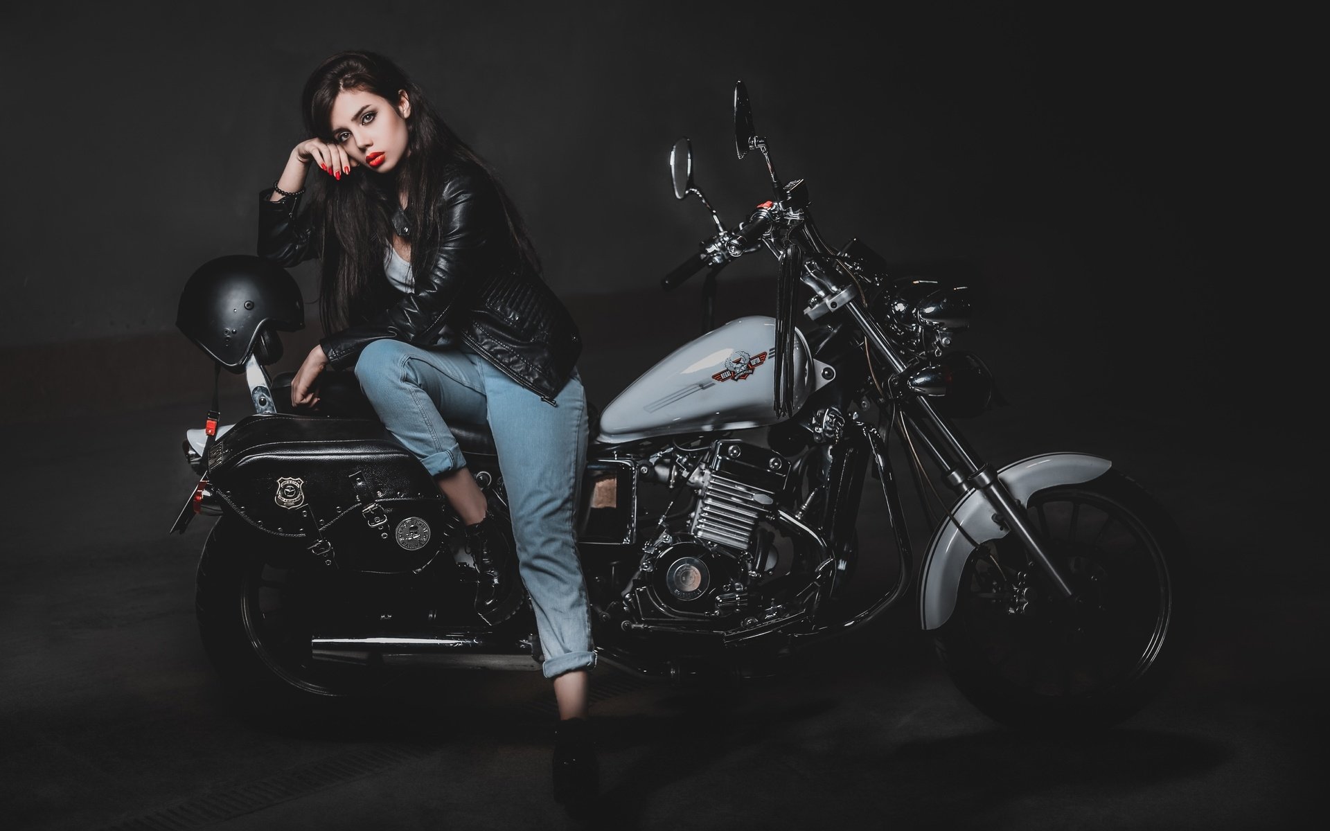 Biker girls: style and drive in Indore