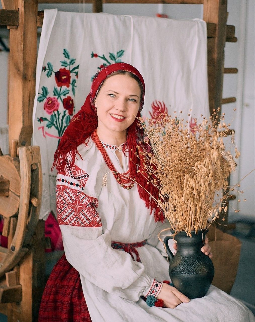 Women in Slavic costumes in Indore
