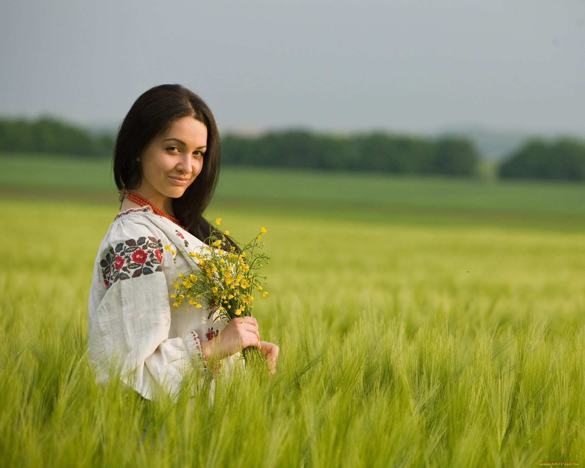 Women in Slavic costumes in Indore