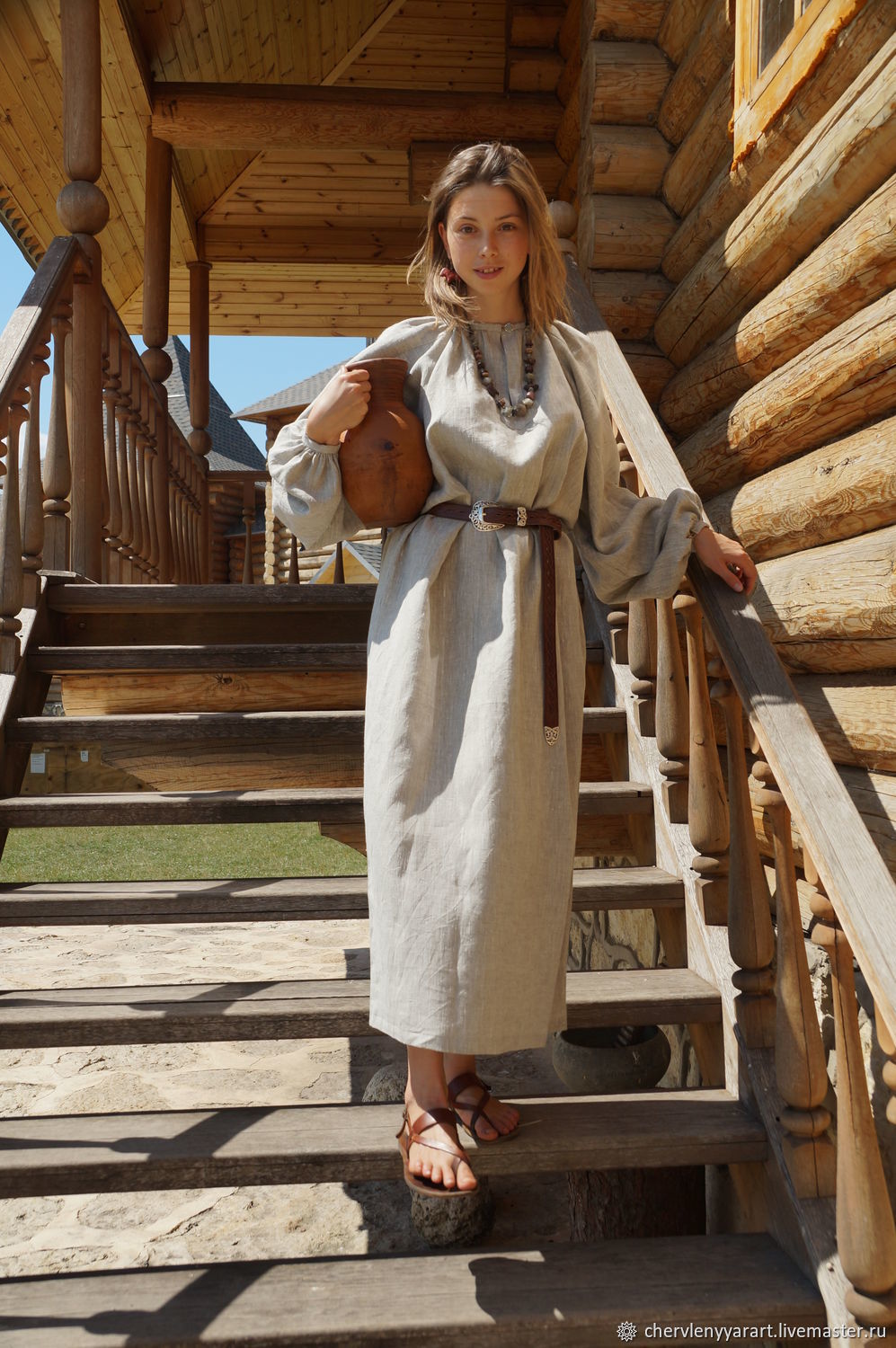 Girls in Slavic costumes in Indore