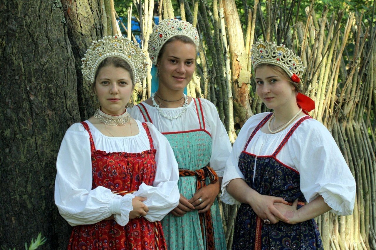 Sexy model Girls in Slavic costumes in Indore